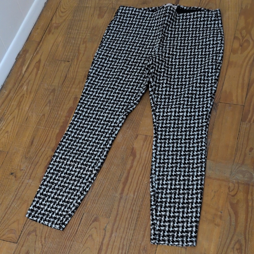 Nanette Lepore Monochrome Patterned Garment